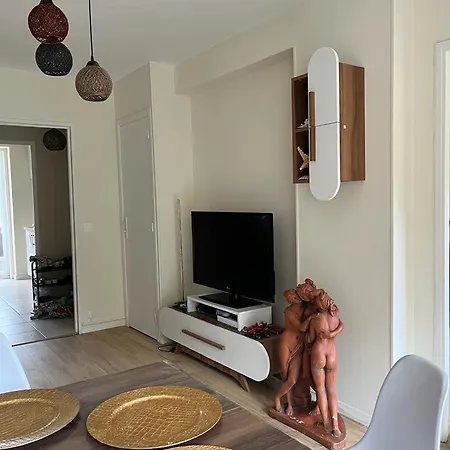 Apartment 4- In Parking F4 *